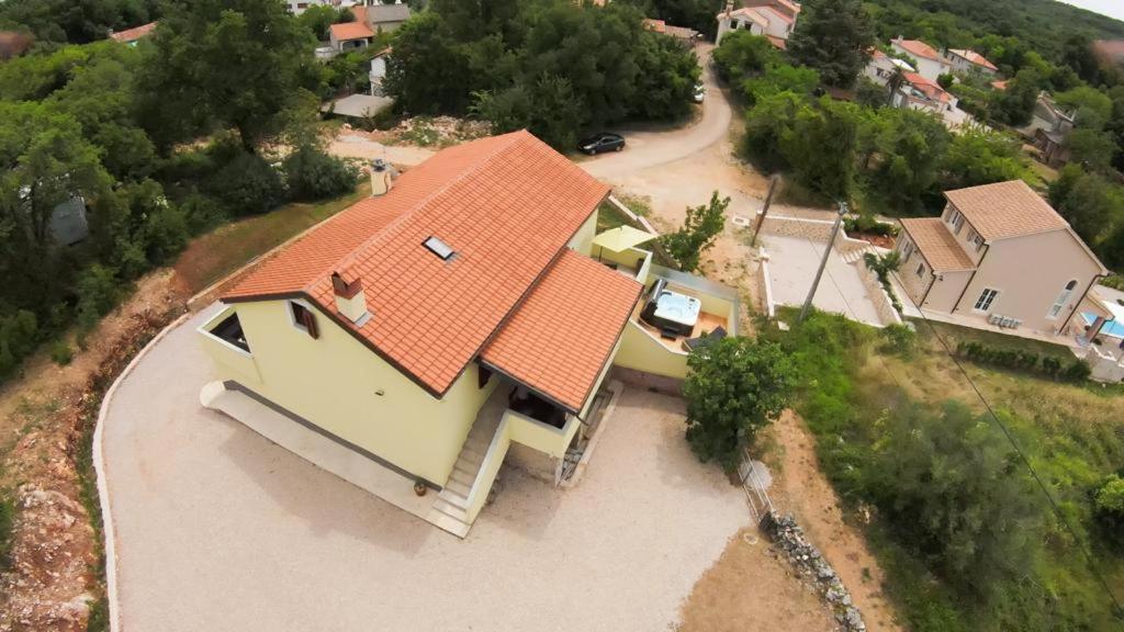 Holiday Home Tos Risika Luaran gambar