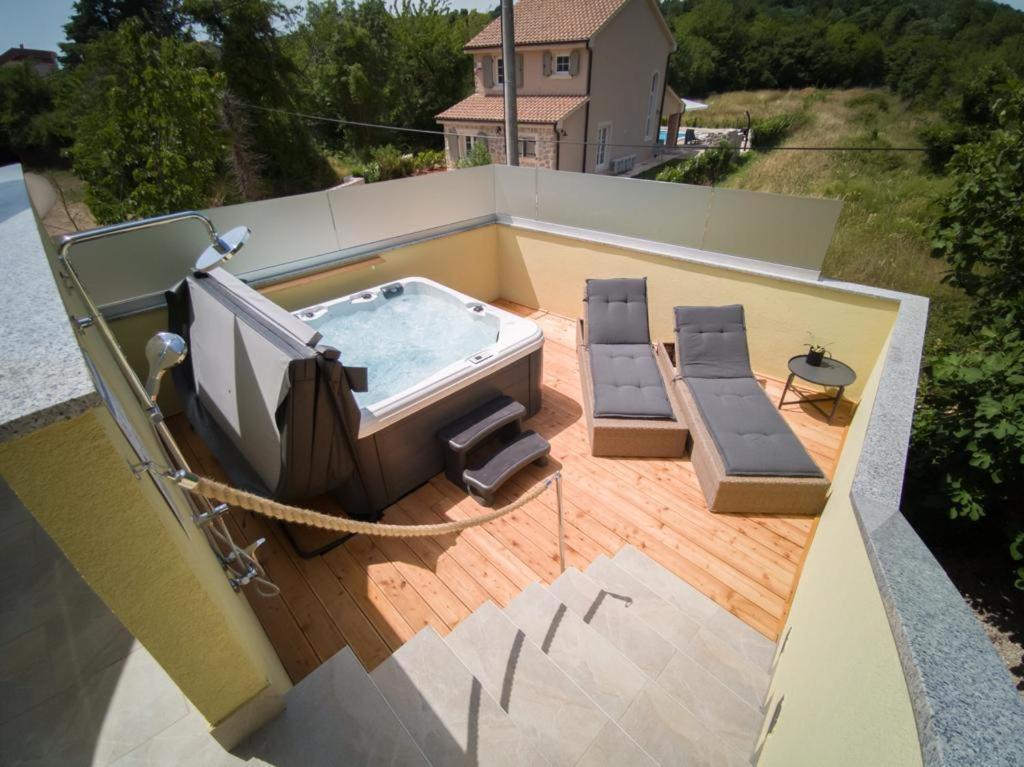 Holiday Home Tos Risika Luaran gambar