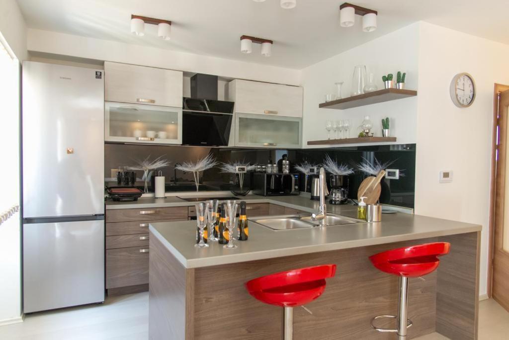 Holiday Home Tos Risika Luaran gambar