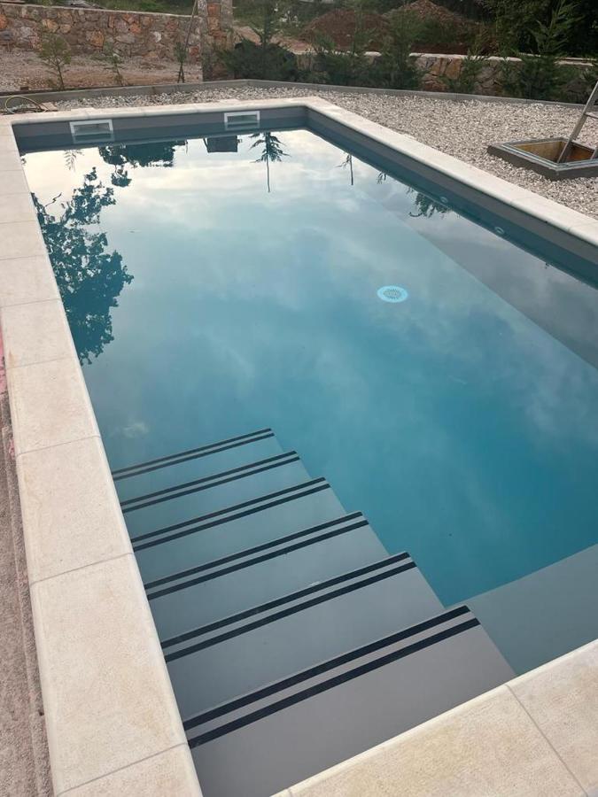 Holiday Home Tos Risika Luaran gambar