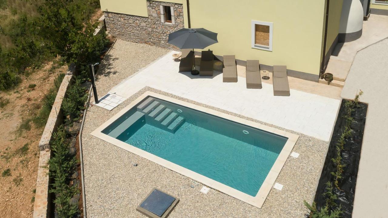 Holiday Home Tos Risika Luaran gambar