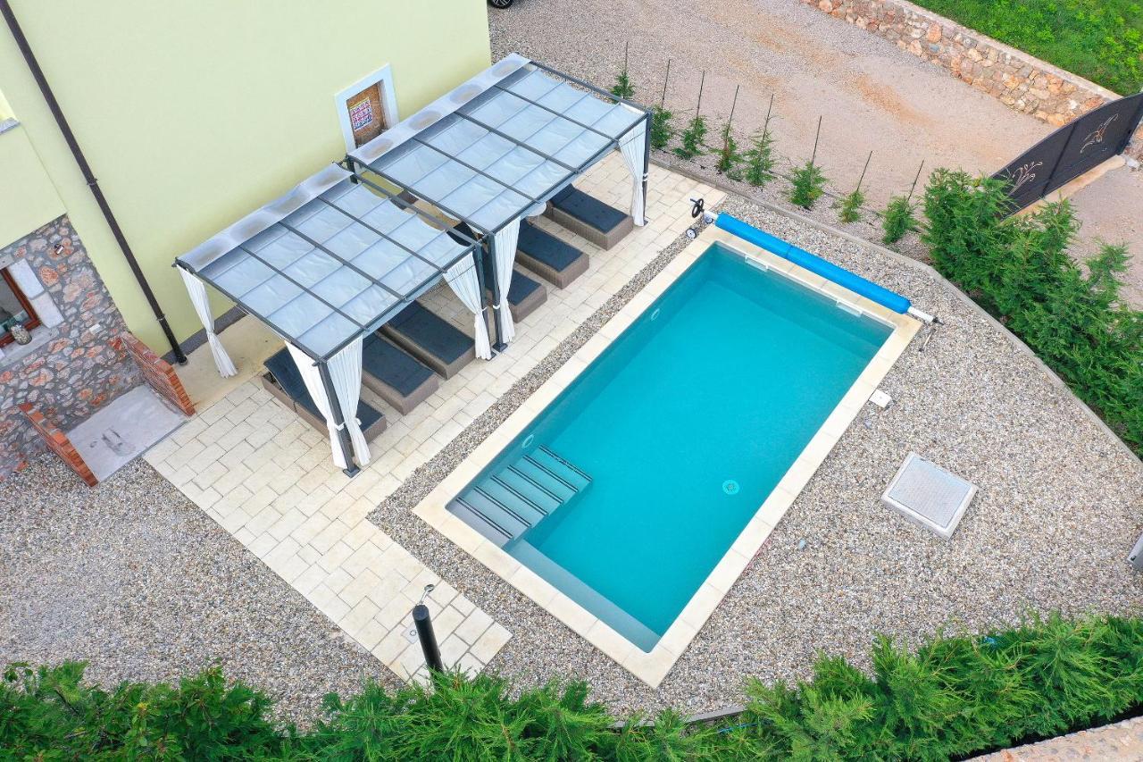 Holiday Home Tos Risika Luaran gambar