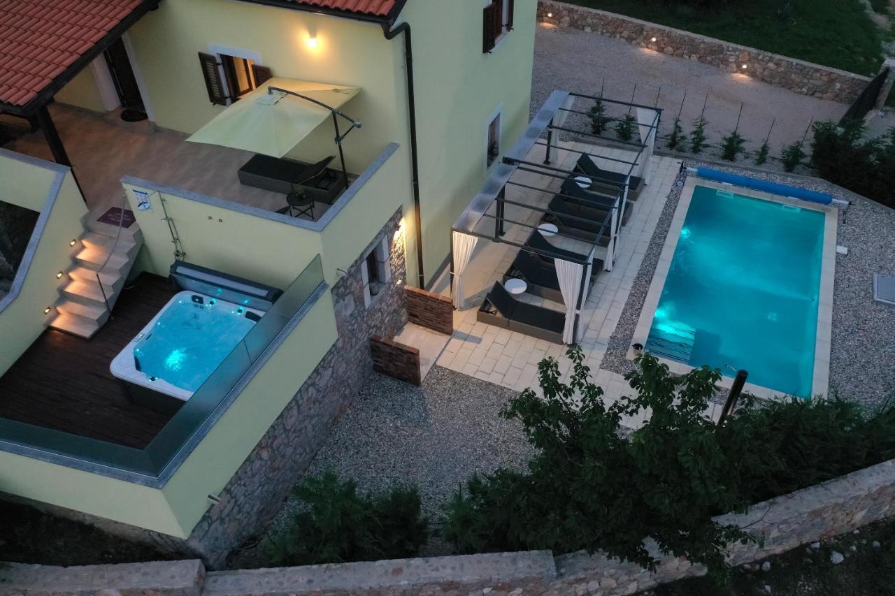 Holiday Home Tos Risika Luaran gambar