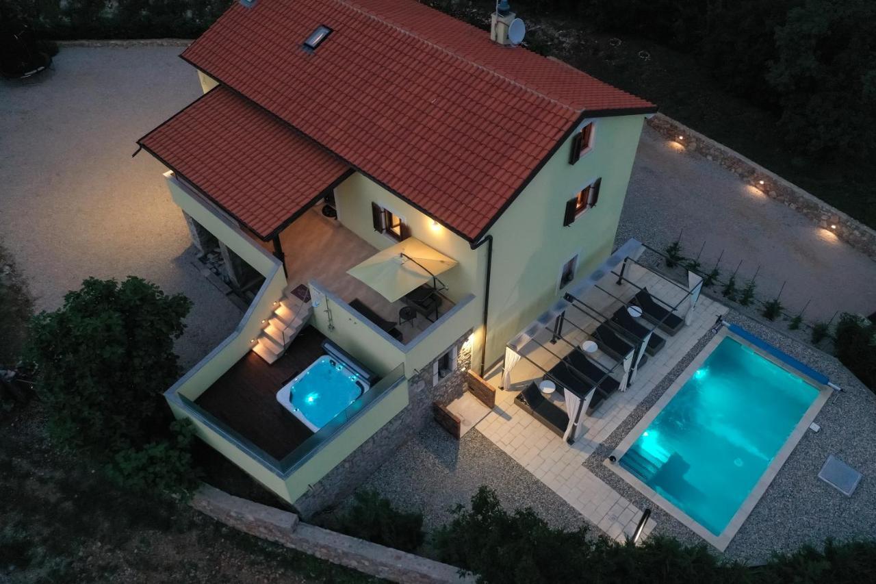 Holiday Home Tos Risika Luaran gambar