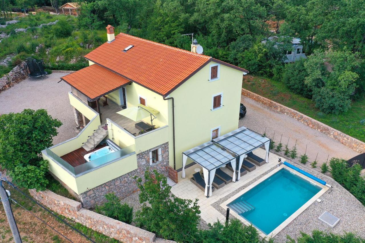 Holiday Home Tos Risika Luaran gambar