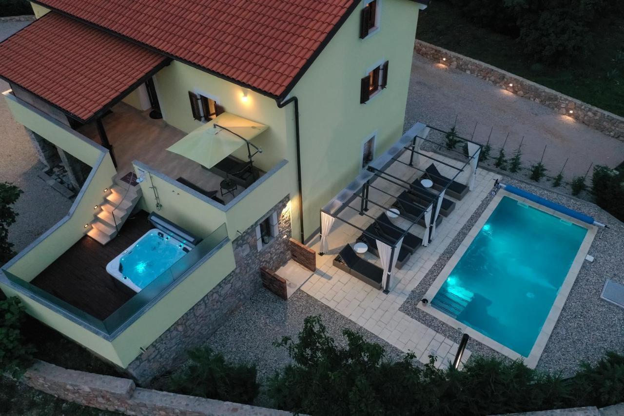 Holiday Home Tos Risika Luaran gambar