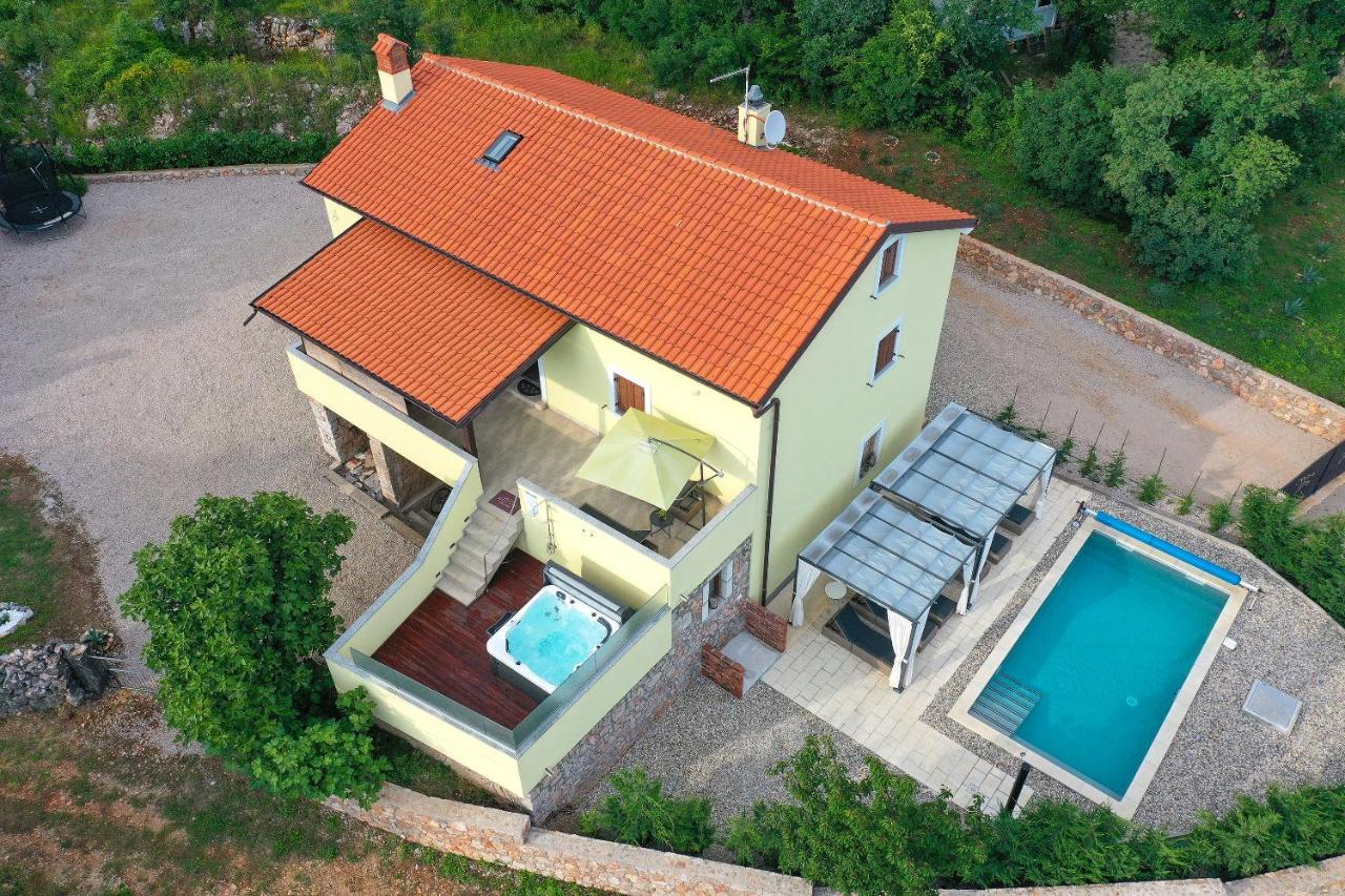 Holiday Home Tos Risika Luaran gambar