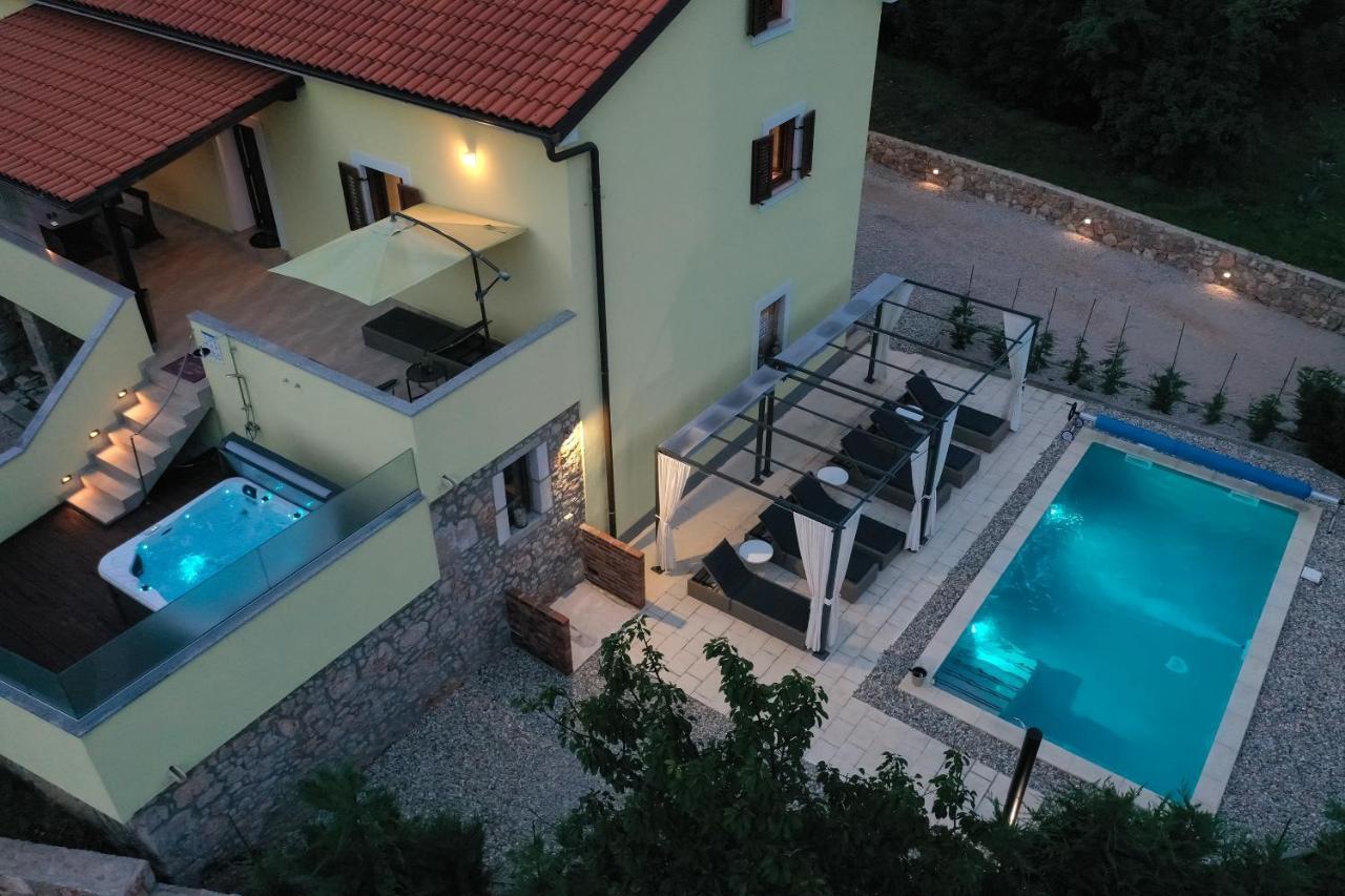Holiday Home Tos Risika Luaran gambar