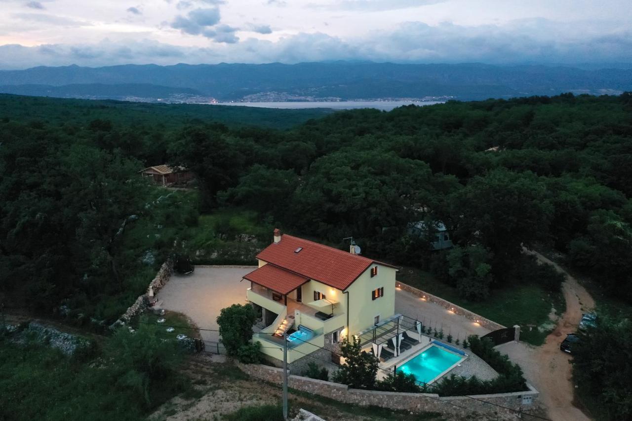 Holiday Home Tos Risika Luaran gambar