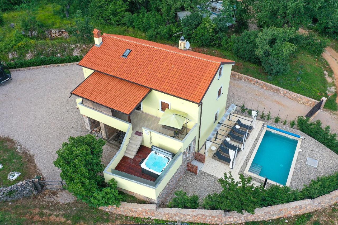 Holiday Home Tos Risika Luaran gambar